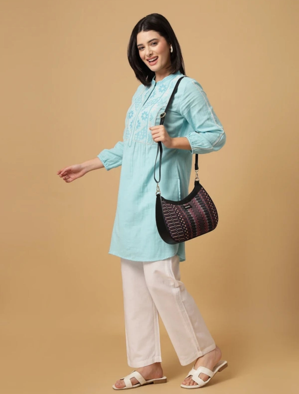 Premium Minimalist Black Sling Bag - Elegant Crossbody Handbag with Gold Chain Detail