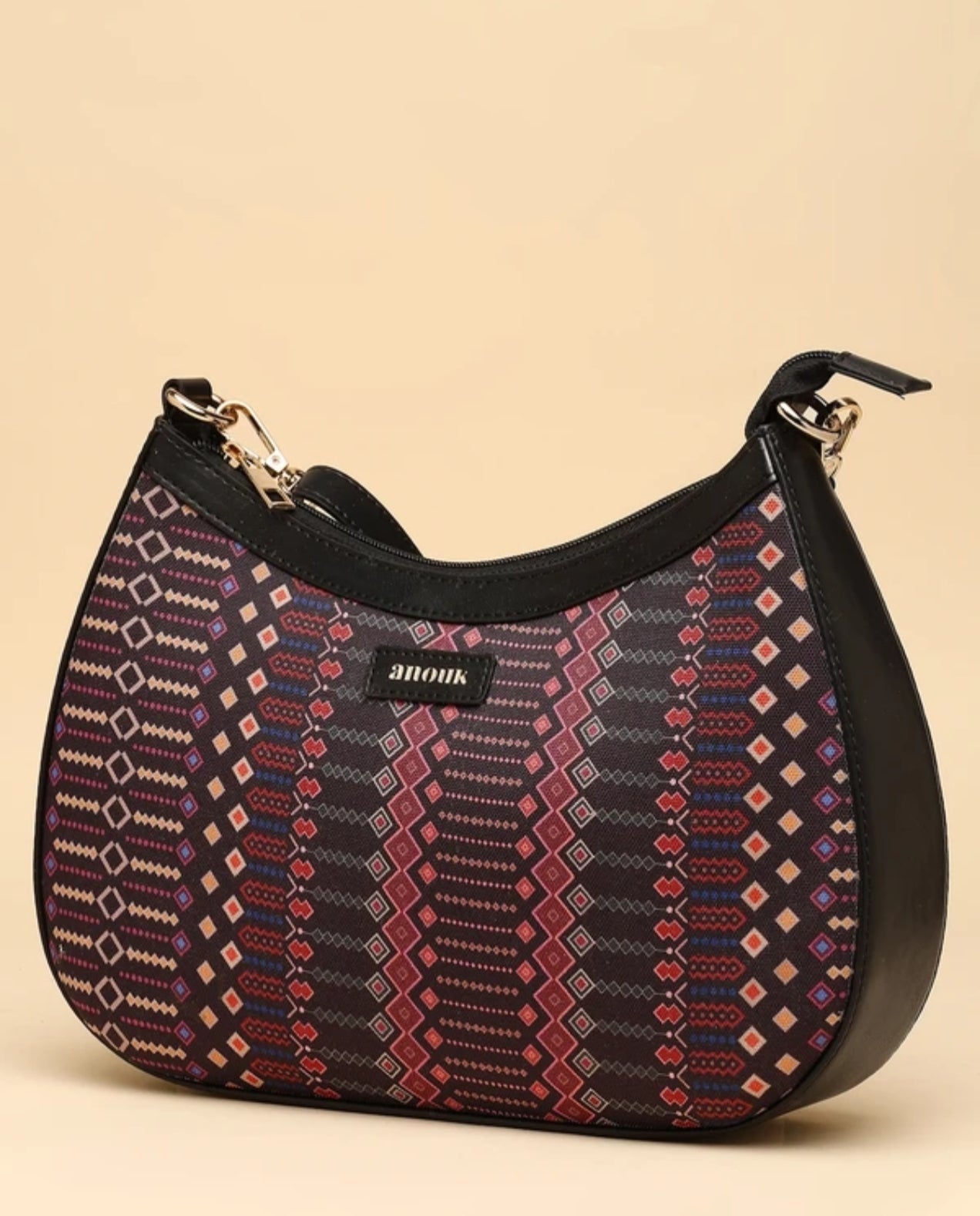 Premium Minimalist Black Sling Bag - Elegant Crossbody Handbag with Gold Chain Detail